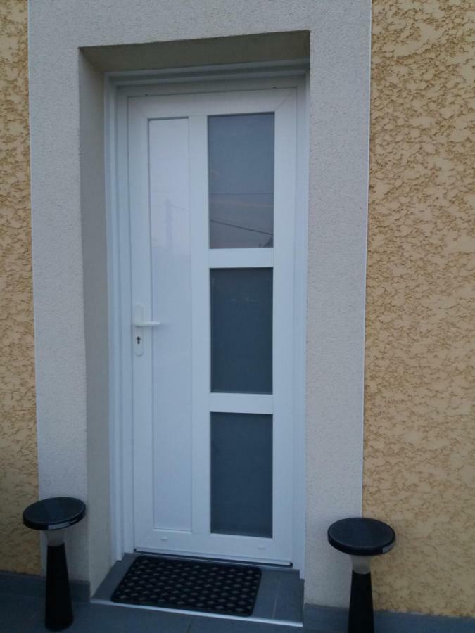 Ma Maison Fleurie Proche Aeroport Lyon St Exupery, Ldlc Arena, Groupama Stadium,Eurexpo Janneyrias Exterior foto